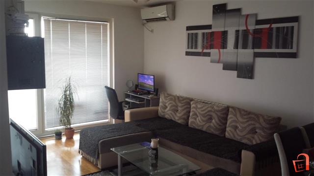 For rent a furnished apartment in new buildings Center