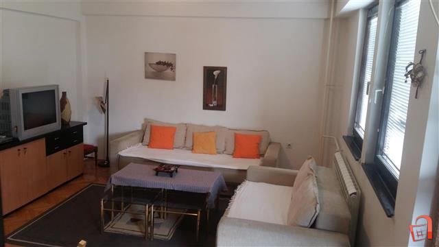 For rent a furnished apartment in Center