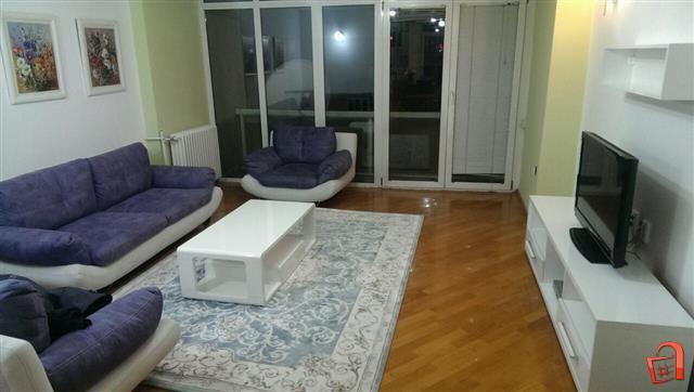 For rent renovated 3 Room apartment in city center