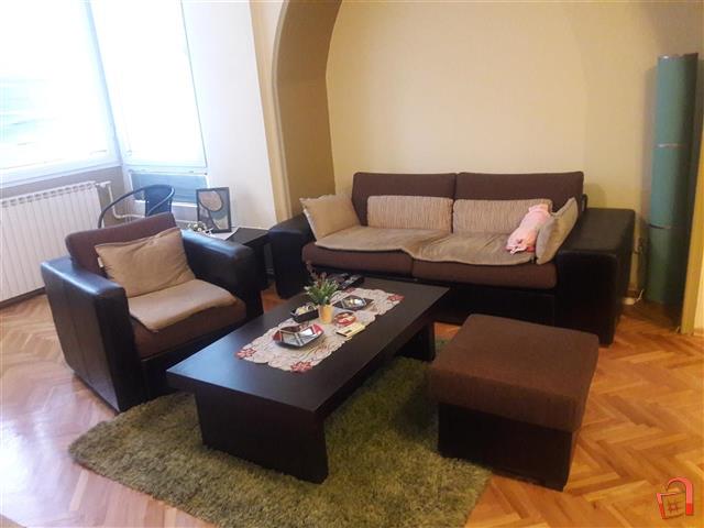 For rent nice renovated apartment 72m2 in the center
