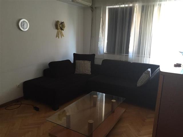 For rent an apartment in Center near Benetton coffee