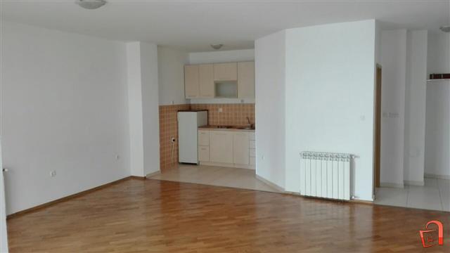 For rent nice empty apartment 46m2